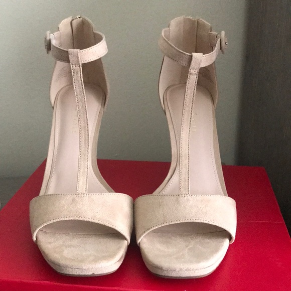New Size 11 Nude Sandal - Picture 3 of 5